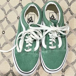 Vans womens size 7. Old Skool style.